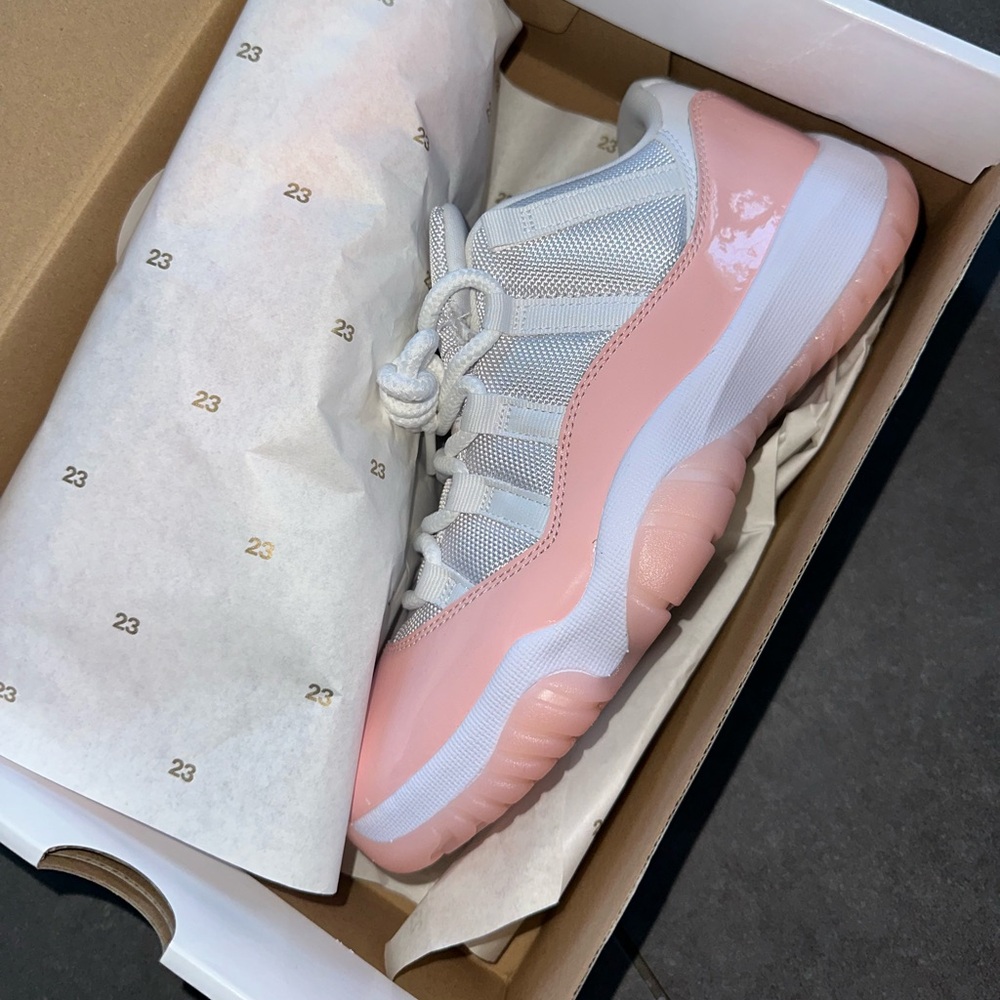 Women’s Air Jordan 11 Retro Low